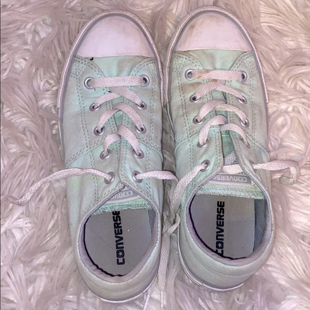 Girls Mint low top converse! size 3.